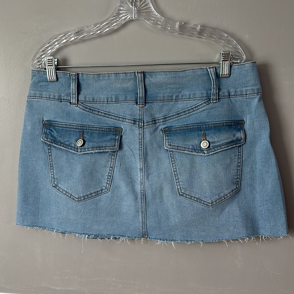 Celebrity Pink Women's Mini Denim Skirt Size 13/31 - Picture 7 of 10